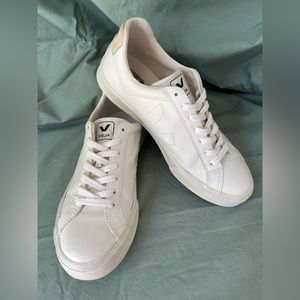 Veja Esplar White 38EUR/7US